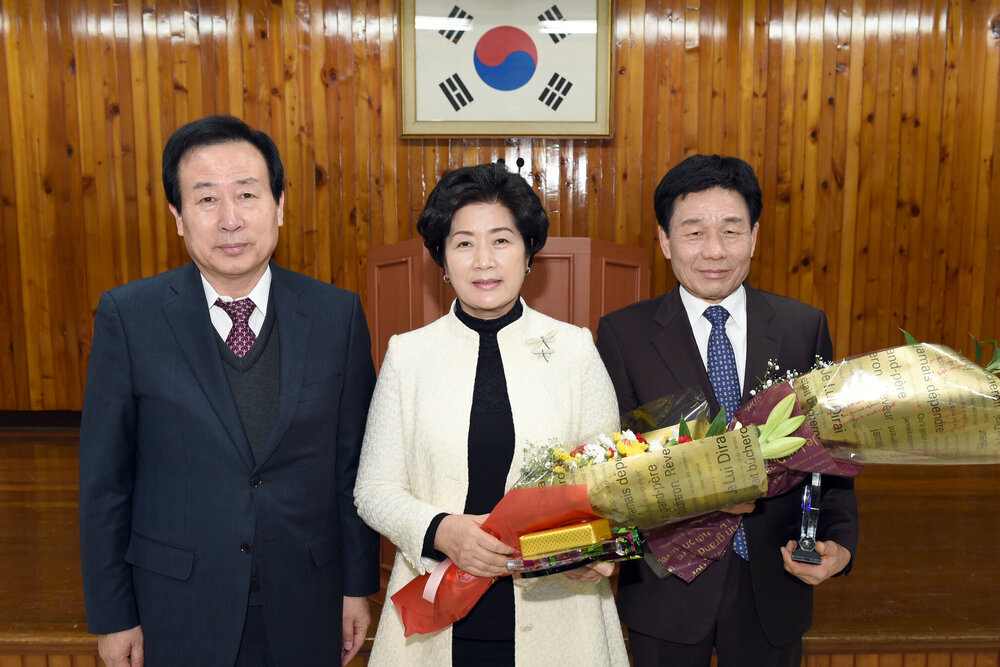 2015하반기정퇴직공무원정부포상전수식03(2015,12,29,회의실).jpg