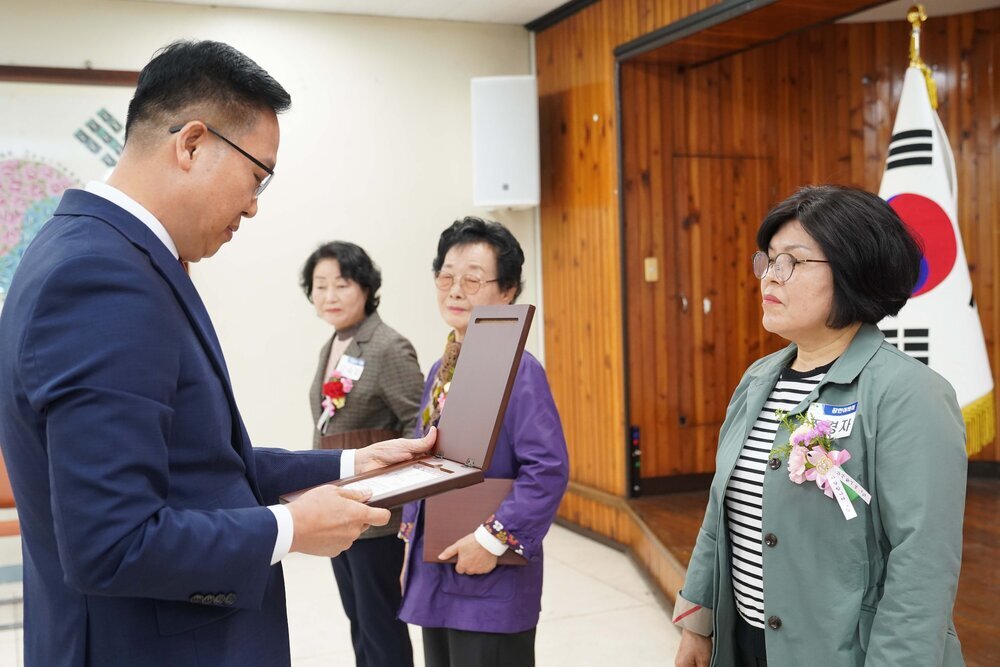(05.08.회의실) 어버이날 기념행사-2