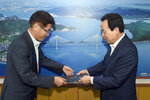 2030도시기본계획전문가자문단위촉장수여07(2016,6,28,시장실).jpg
